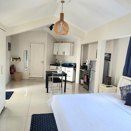 Lovely Studio Apartment With Views Of The Lagoon. Grand-Baie Dış mekan fotoğraf